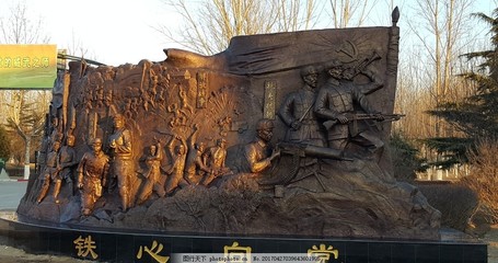 铜雕、圆雕、抗战浮雕与钢雕的艺术魅力